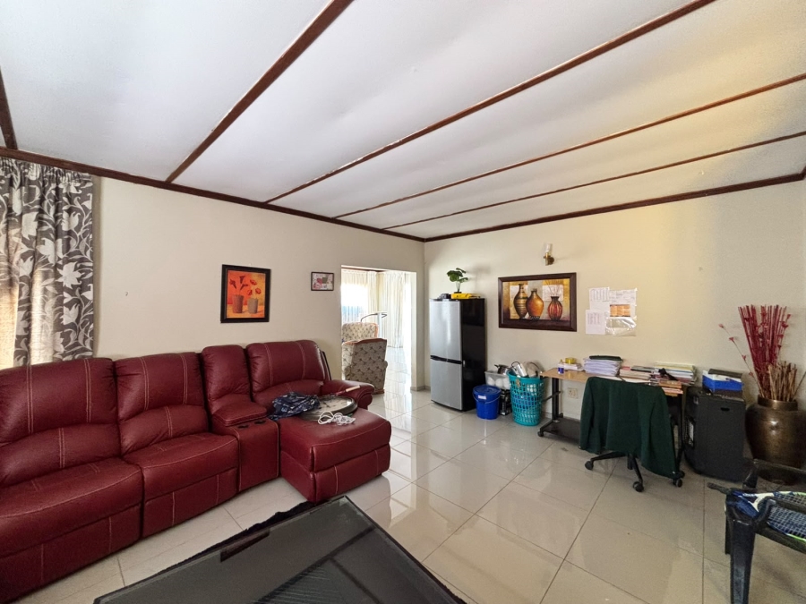 5 Bedroom Property for Sale in Adamayview North West
